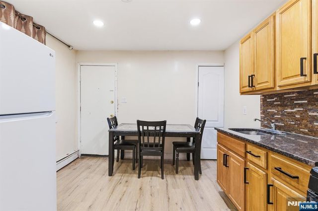 402 15th Street, Newark, NJ 07103