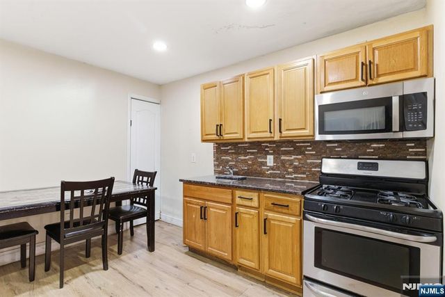 402 15th Street, Newark, NJ 07103