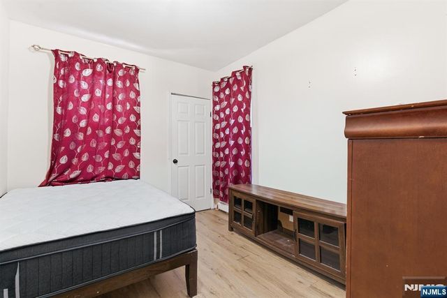 402 15th Street, Newark, NJ 07103