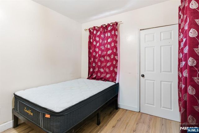 402 15th Street, Newark, NJ 07103