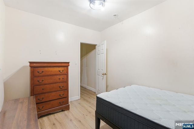 402 15th Street, Newark, NJ 07103