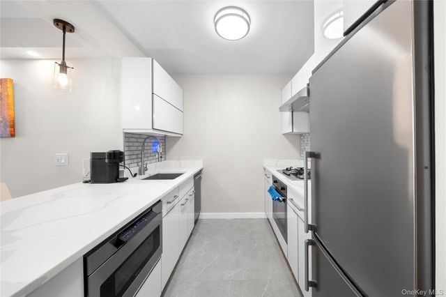 4-74 48th Avenue 35E, Long Island City, NY 11109