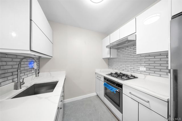 4-74 48th Avenue 35E, Long Island City, NY 11109