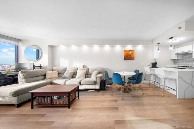 4-74 48th Avenue 35E, Long Island City, NY 11109