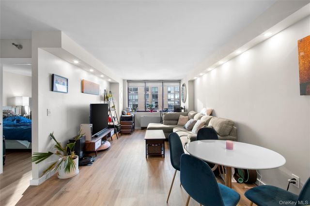 4-74 48th Avenue 35E, Long Island City, NY 11109