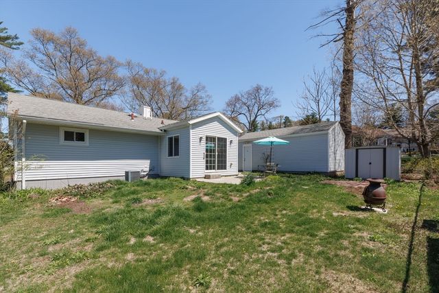 15 Crestmont Street, Springfield, MA 01108