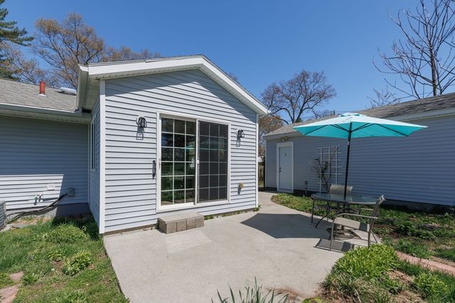 15 Crestmont Street, Springfield, MA 01108