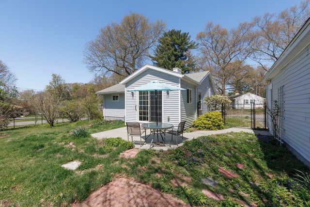 15 Crestmont Street, Springfield, MA 01108
