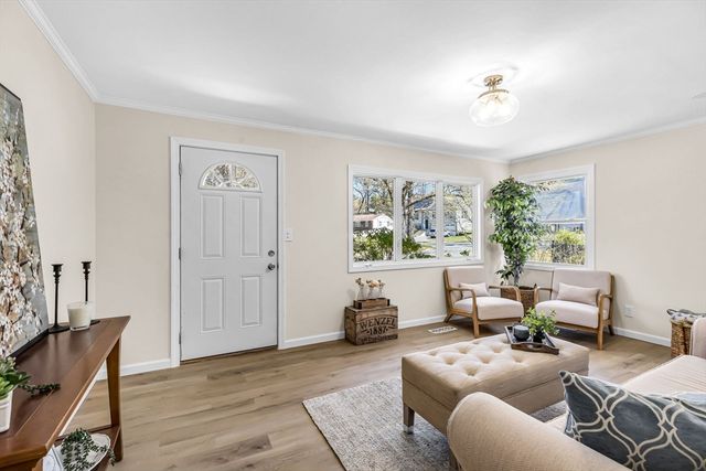 15 Crestmont Street, Springfield, MA 01108