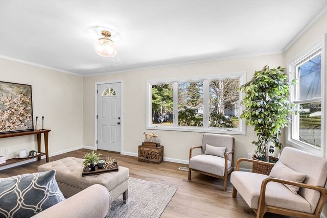 15 Crestmont Street, Springfield, MA 01108