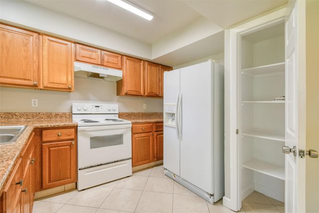 332 NE Cullman Court, Port St. Lucie, Port St Lucie, FL 34983