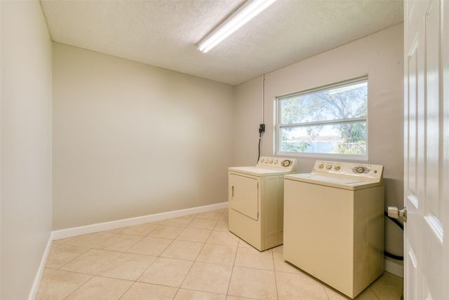 332 NE Cullman Court, Port St. Lucie, Port St Lucie, FL 34983