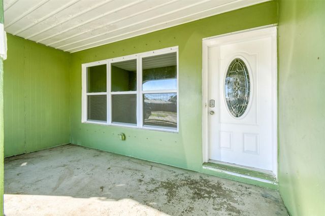 332 NE Cullman Court, Port St. Lucie, Port St Lucie, FL 34983