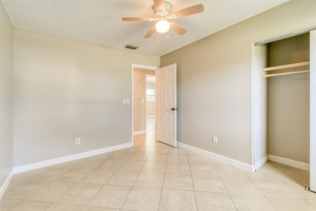 332 NE Cullman Court, Port St. Lucie, Port St Lucie, FL 34983
