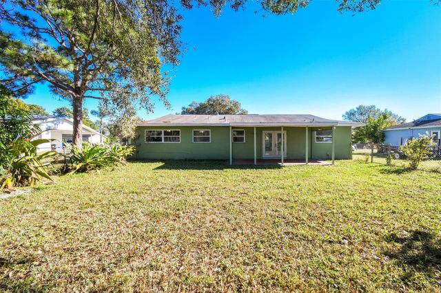 332 NE Cullman Court, Port St. Lucie, Port St Lucie, FL 34983