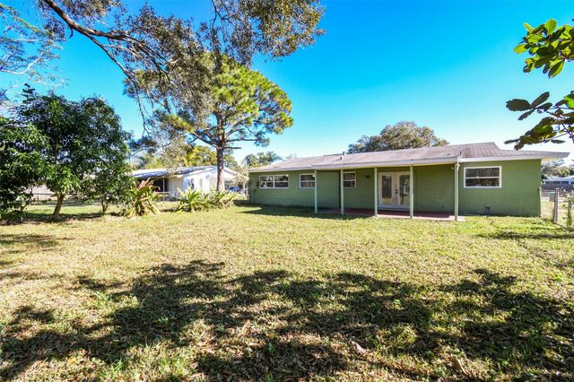 332 NE Cullman Court, Port St. Lucie, Port St Lucie, FL 34983