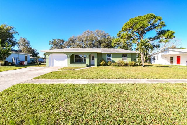 332 NE Cullman Court, Port St. Lucie, Port St Lucie, FL 34983