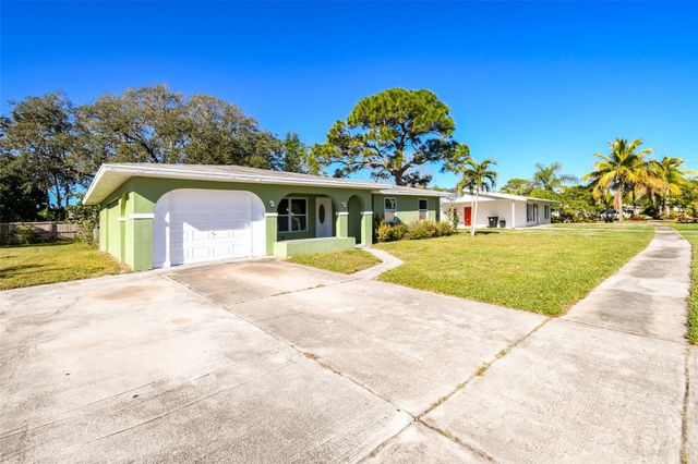 332 NE Cullman Court, Port St. Lucie, Port St Lucie, FL 34983