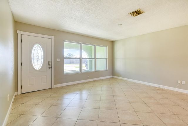 332 NE Cullman Court, Port St. Lucie, Port St Lucie, FL 34983