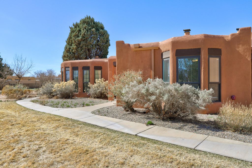 2 S Santa Ana Trail, Corrales, NM 87048