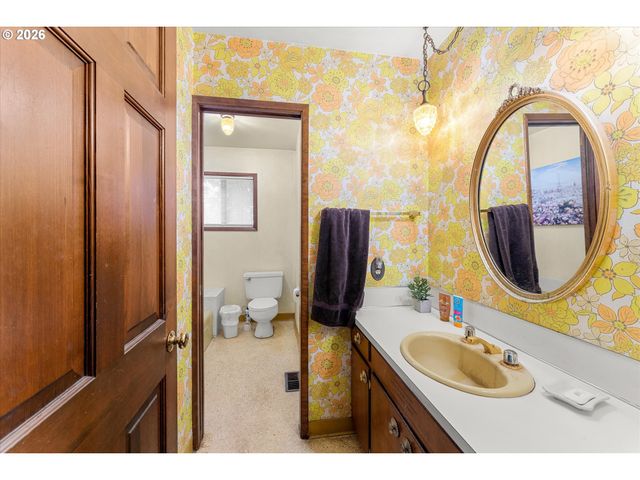 6167 Se KELLOGG Ct, Milwaukie, OR 97267