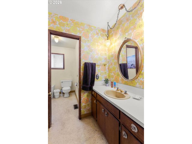 6167 Se KELLOGG Ct, Milwaukie, OR 97267