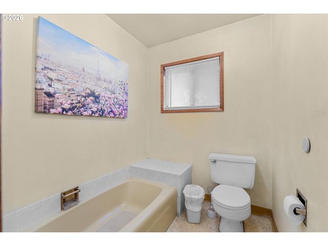 6167 Se KELLOGG Ct, Milwaukie, OR 97267