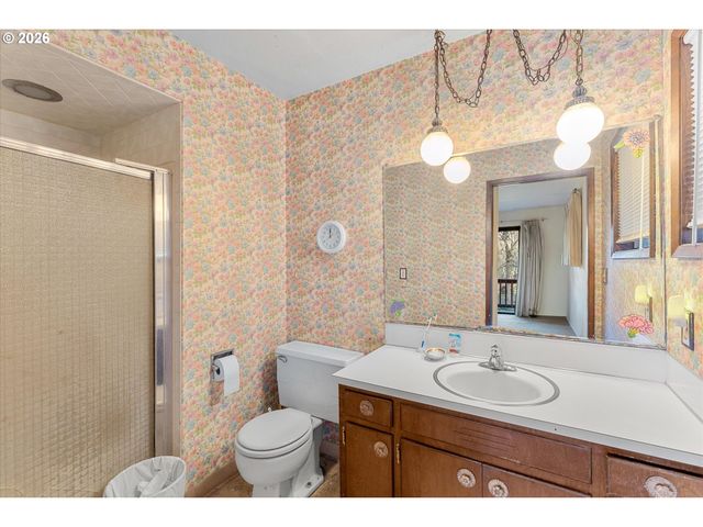 6167 Se KELLOGG Ct, Milwaukie, OR 97267