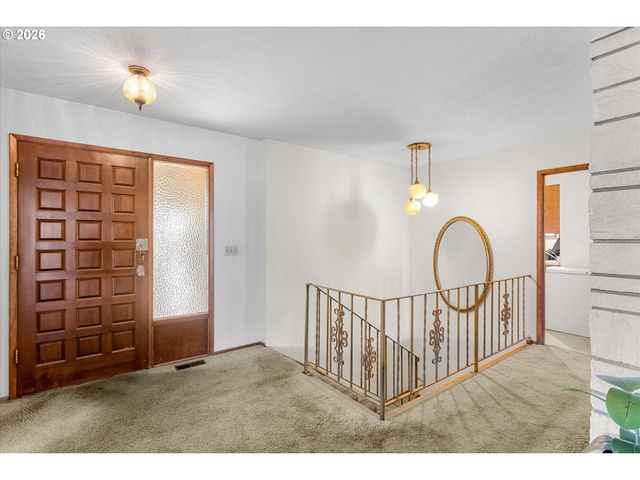 6167 Se KELLOGG Ct, Milwaukie, OR 97267