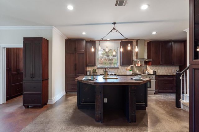 8916 Pepper Rock DR, Austin, TX 78717