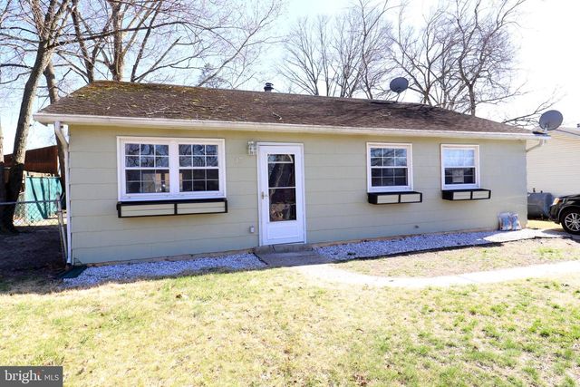 13 HIGHLAND AVE, Sicklerville, NJ 08081