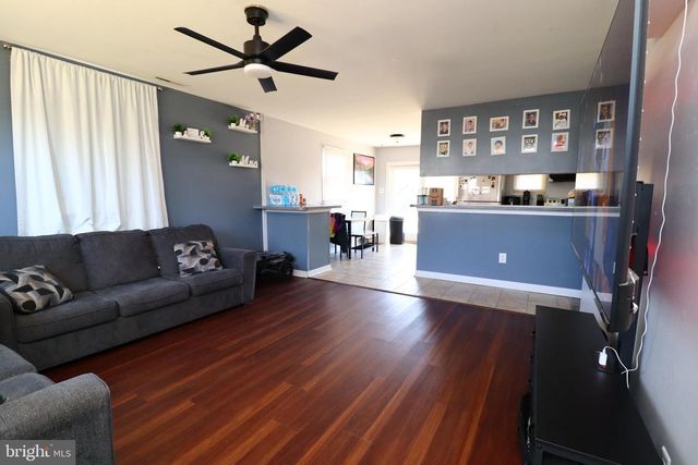 13 HIGHLAND AVE, Sicklerville, NJ 08081