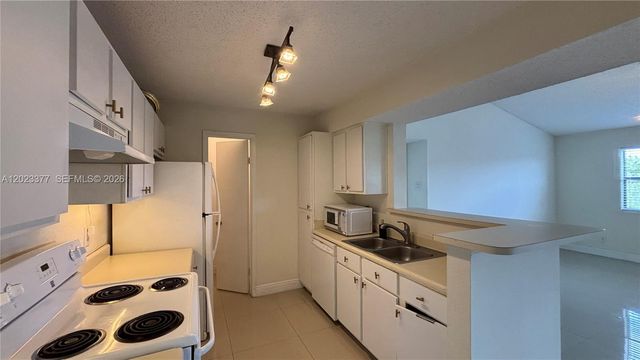 15077 SW 103rd Ter 8210, Miami, FL 33196