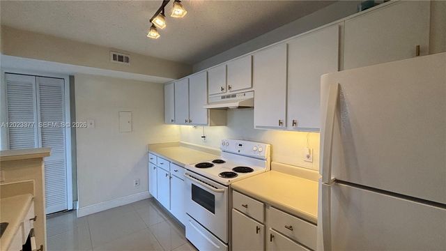 15077 SW 103rd Ter 8210, Miami, FL 33196