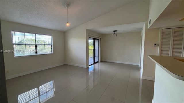 15077 SW 103rd Ter 8210, Miami, FL 33196