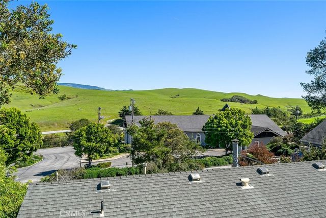 2110 Mccabe Drive, Cambria, CA 93428