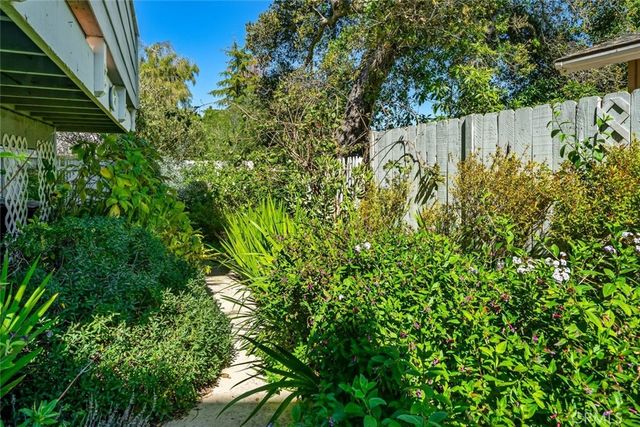 2110 Mccabe Drive, Cambria, CA 93428