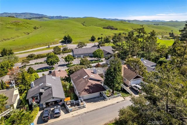 2110 Mccabe Drive, Cambria, CA 93428