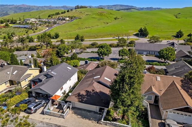 2110 Mccabe Drive, Cambria, CA 93428