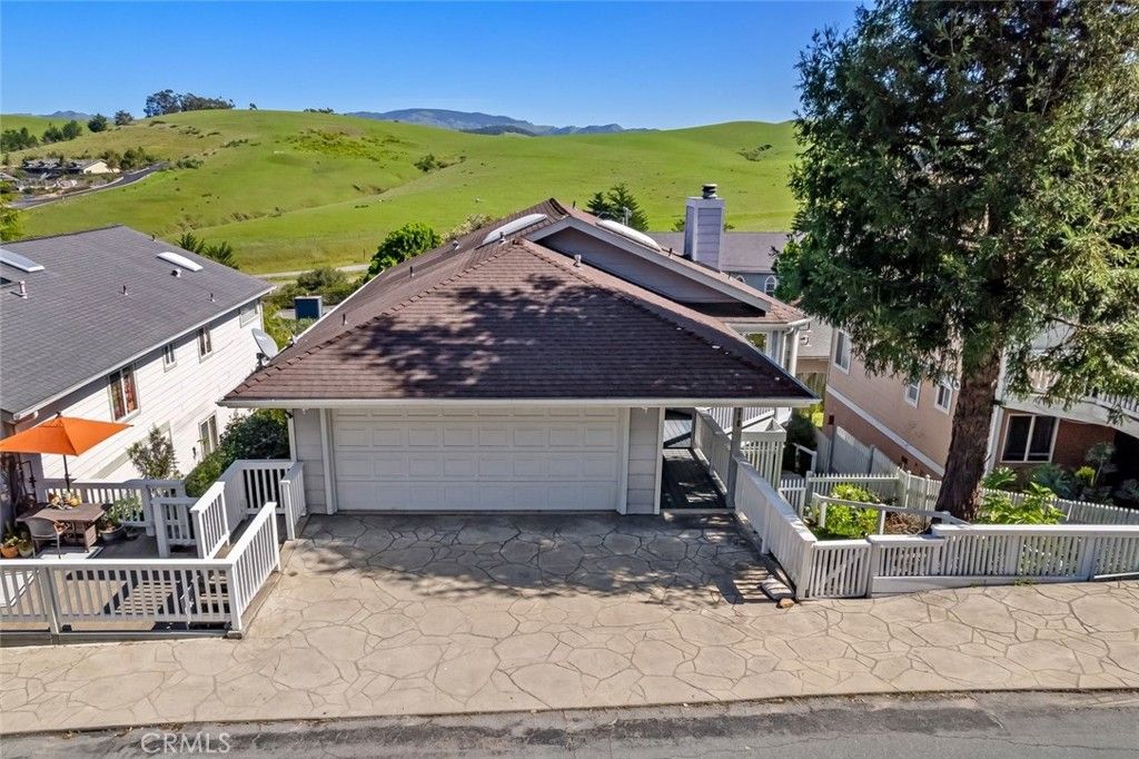 2110 Mccabe Drive, Cambria, CA 93428