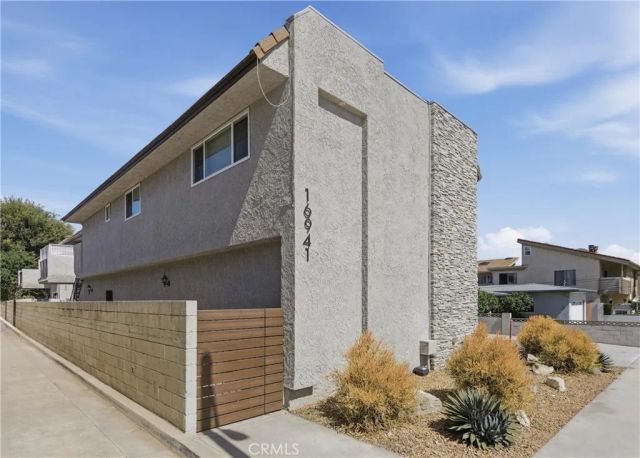 16941 Hoskins, Huntington Beach, CA 92649