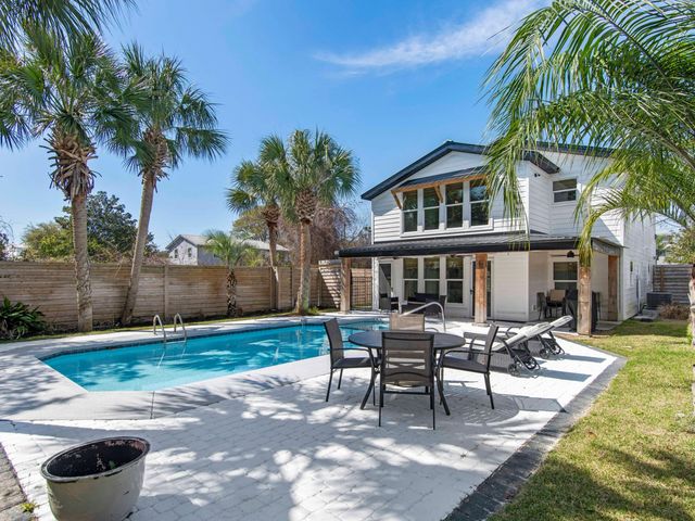 89 Tarpon Street, Destin, FL 32541