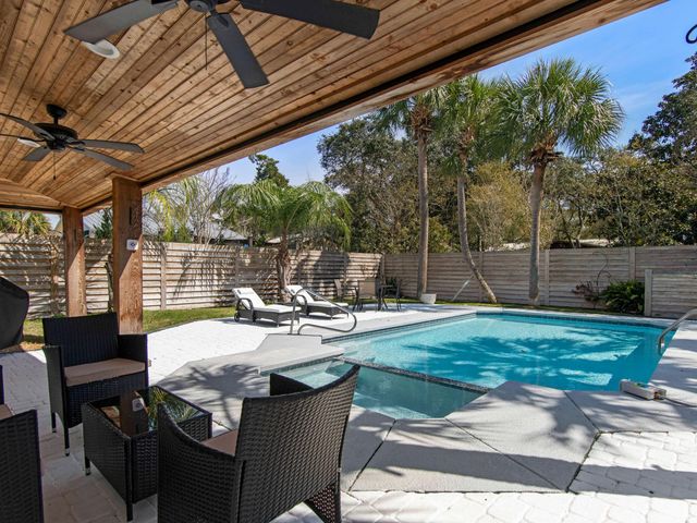 89 Tarpon Street, Destin, FL 32541