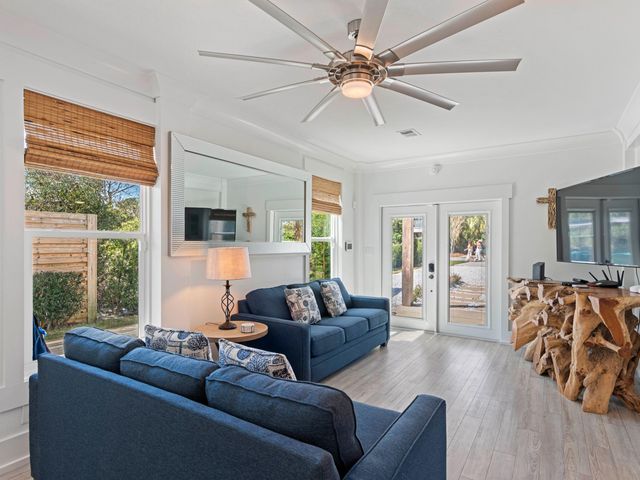 89 Tarpon Street, Destin, FL 32541