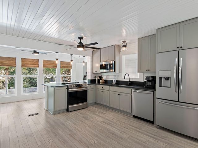 89 Tarpon Street, Destin, FL 32541