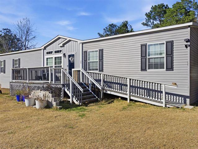 100 CAMP ROAD, Palatka, FL 32177