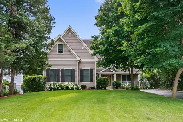 141 Walnut Street, Libertyville, IL 60048