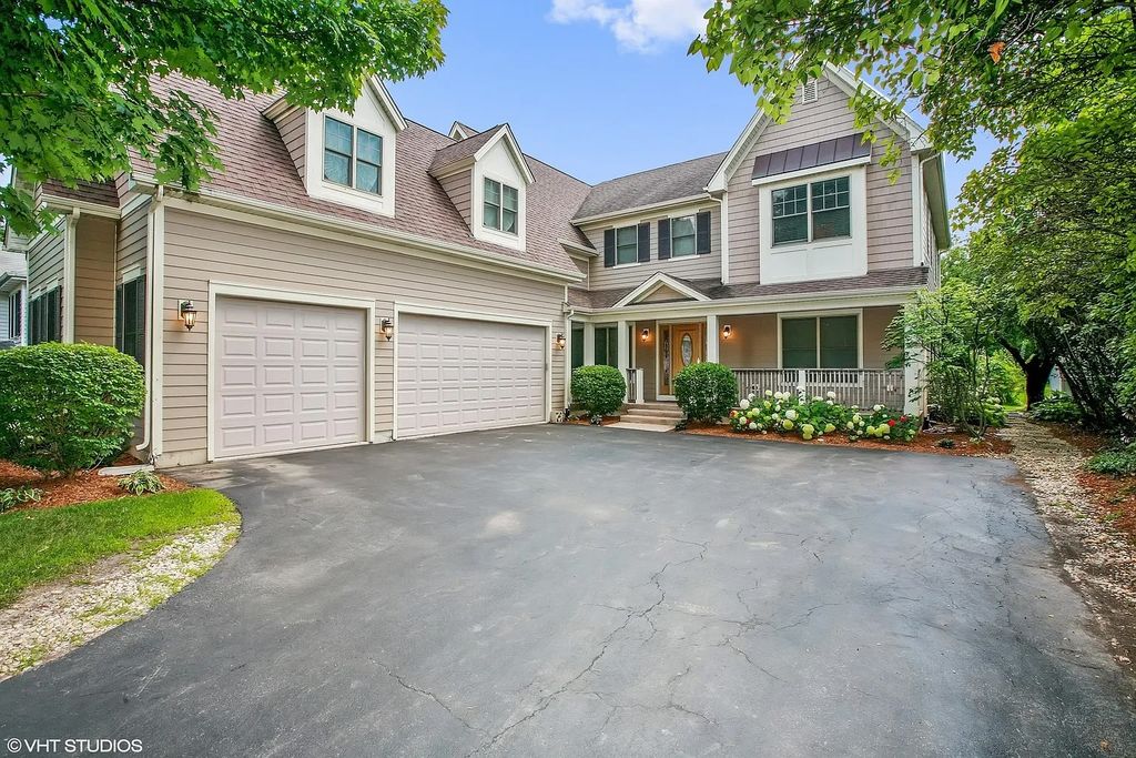 141 Walnut Street, Libertyville, IL 60048
