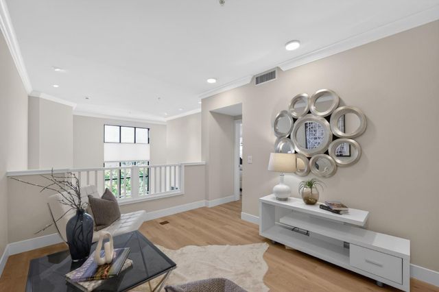 222 8th Avenue 304, San Mateo, CA 94401