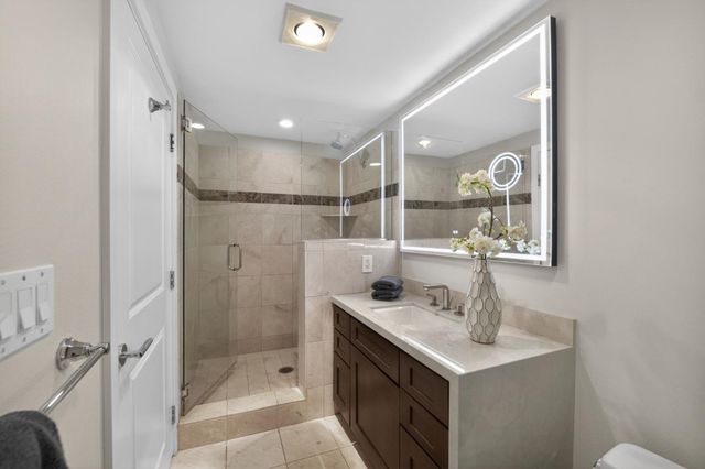 222 8th Avenue 304, San Mateo, CA 94401